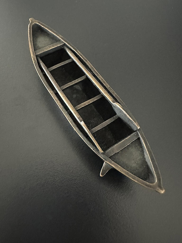 'ROW, GENTLY' - 2021
(3.25"L x 1"W x 1"H)
bronze
curio / Available at www.theloveladders.com